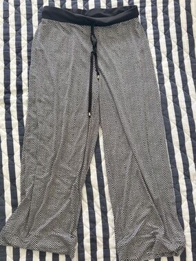Jones New York Black and White Chevron Wide-Leg Pants